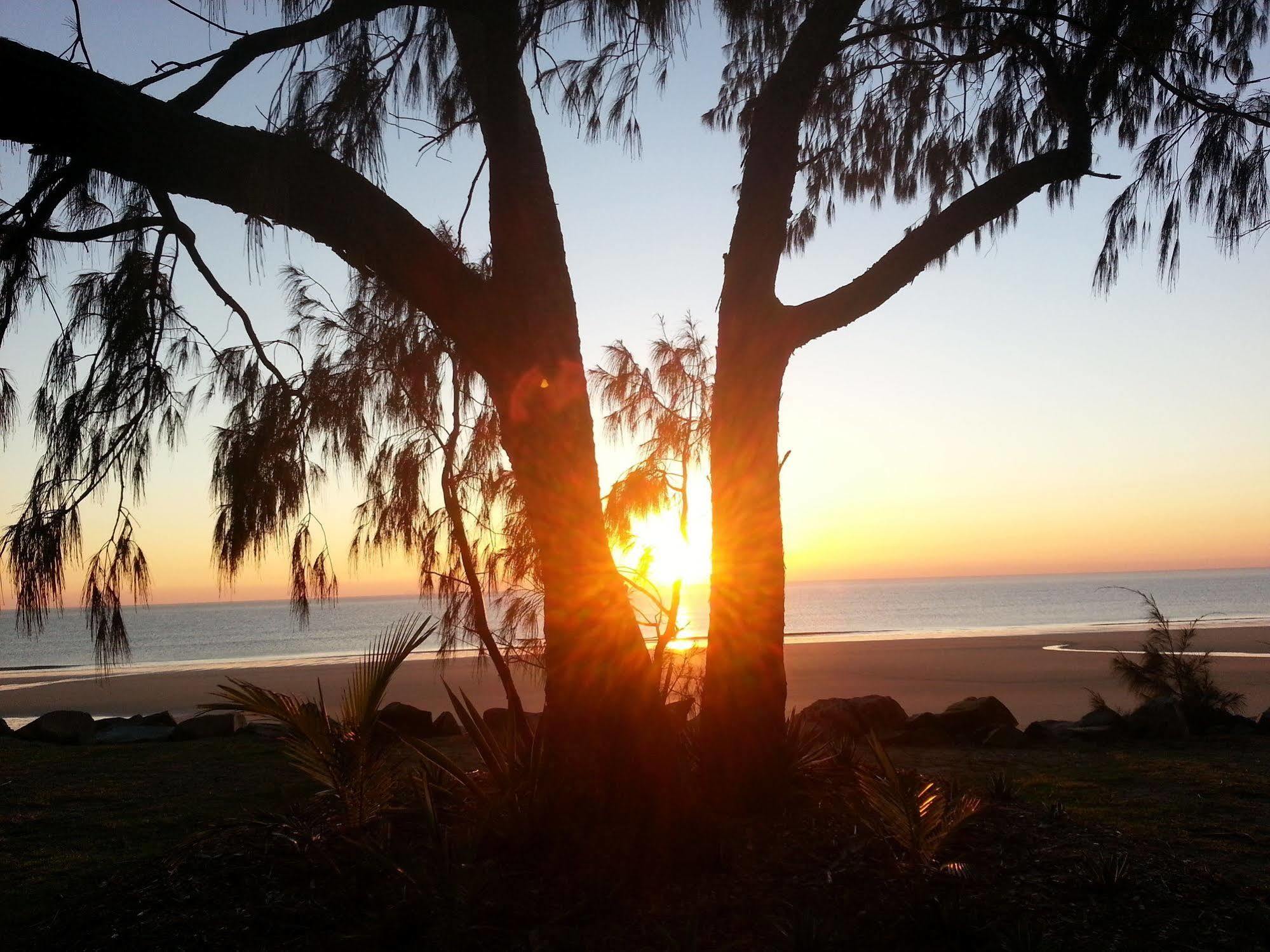 Big4 Mackay Blacks Beach Holiday Park Exteriör bild